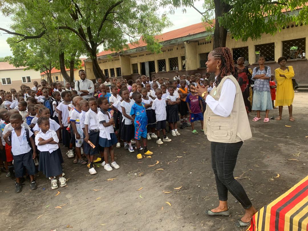 Illustration de la participation des femmes et des jeunes.
